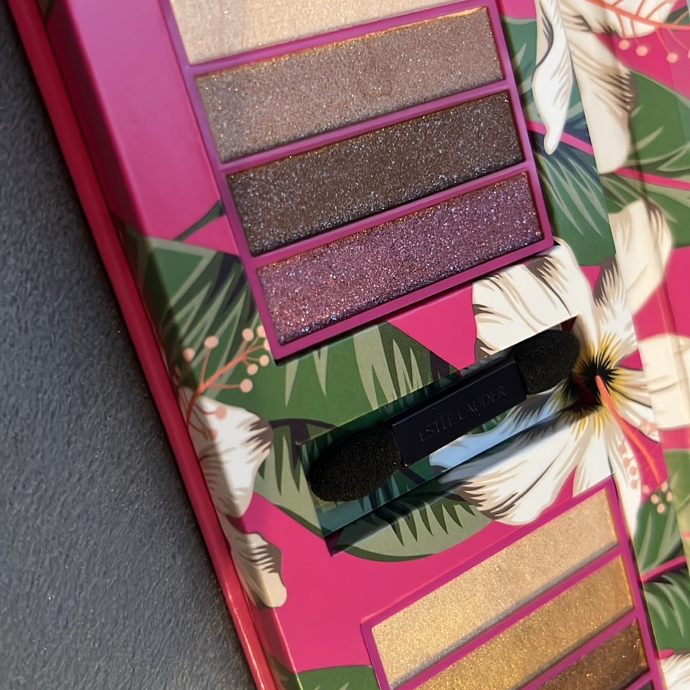 Estée Lauder Spring Makeup - Picture 5 of 8